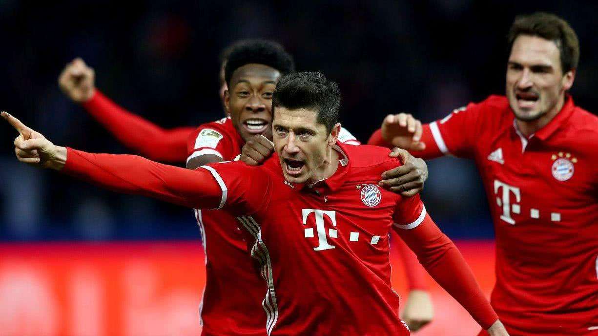 十秒钟连续过三人，离谱（十秒内连过三人，简直逆天）