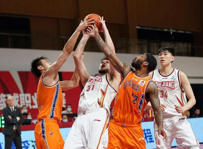 美因茨1-1云达不莱梅，西尔万-威德默先拔头筹，斯特奇扳平（美因茨与云达不莱梅1-1握手言和：西尔万-威德默先开纪录，斯特奇扳平）