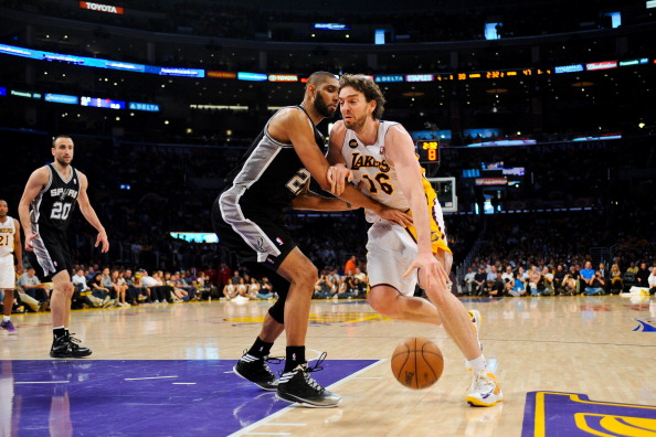 狼队主帅：对阵曼联希望终结连败，要表现得像冠军队伍一样（狼队主帅：战曼联誓止连败，必须打出冠军风范）