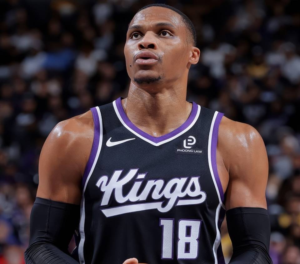 国足训练营进入封闭模式，外界信息有限（国足训练营实行封闭管理，外界消息受限）