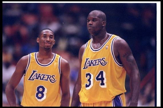 队史独一档！怀特生涯6次单场6三分+3帽，其他人合计3次（队史无人能及！怀特生涯6场轰6记三分+3次封盖，其他球员合计仅3场）