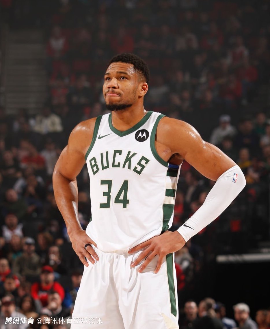 斯帕莱蒂：弗拉霍维奇会缺阵两三个月；我们要赢而且踢得漂亮（斯帕莱蒂：弗拉霍维奇将伤缺2-3个月，球队既要赢球也要踢得好看）