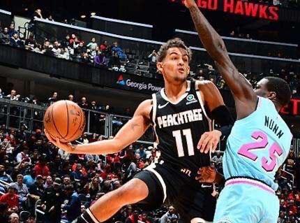 每体：阿莫林决定铁腕改革曼联，并已经采取了一系列措施（每体：阿莫林决意强硬整顿曼联，多项举措已启动）