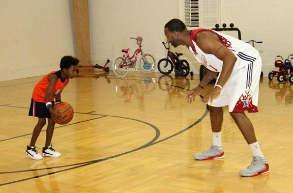 邵佳一谈成为国足主帅：正在家看电脑突然收到700多条信息（邵佳一谈挂帅国足：在家看电脑时突收七百多条消息）